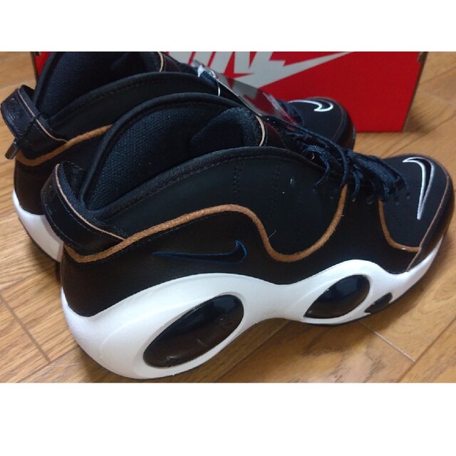 NIKE(ナイキ)の新品！NIKE AIR ZOOM FLIGHT 95 メンズの靴/シューズ(スニーカー)の商品写真