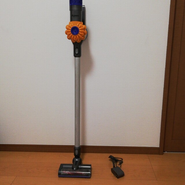 Dyson(ダイソン)のダイソン　dyson　スティック掃除機　SV07 スマホ/家電/カメラのスマホ/家電/カメラ その他(その他)の商品写真