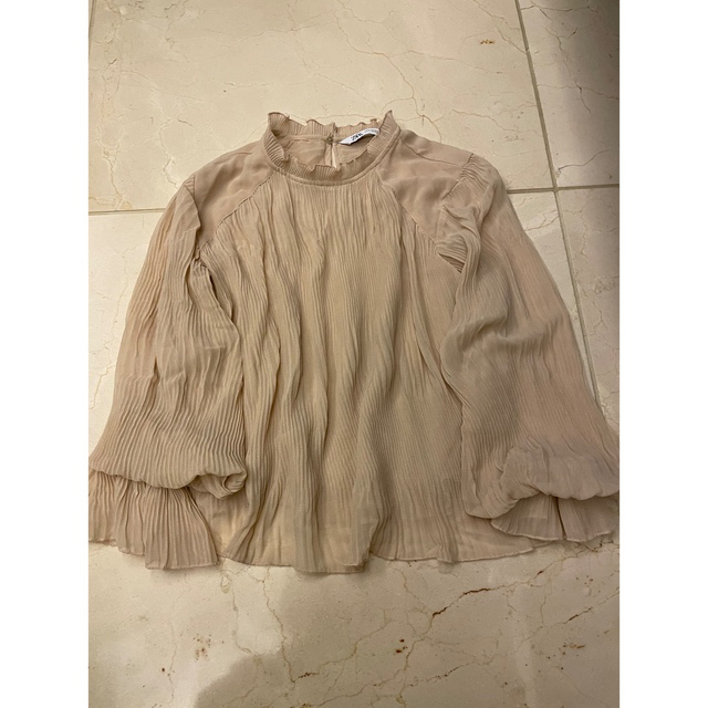 ZARA(ザラ)のZARA シフォンブラウス《未使用》 レディースのトップス(シャツ/ブラウス(長袖/七分))の商品写真