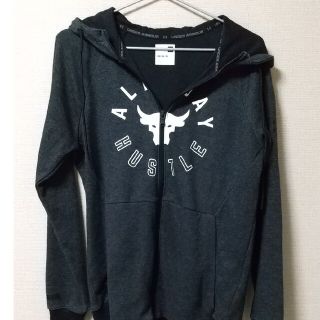 アンダーアーマー(UNDER ARMOUR)のUNDER ARMOURパーカー(パーカー)