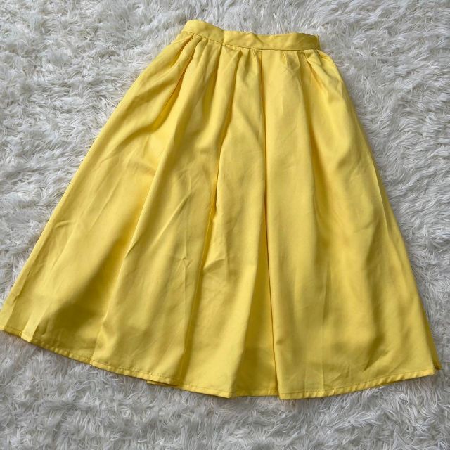 clear(クリア)のclear クリア　スカート　イエロー　黄色 レディースのスカート(ひざ丈スカート)の商品写真