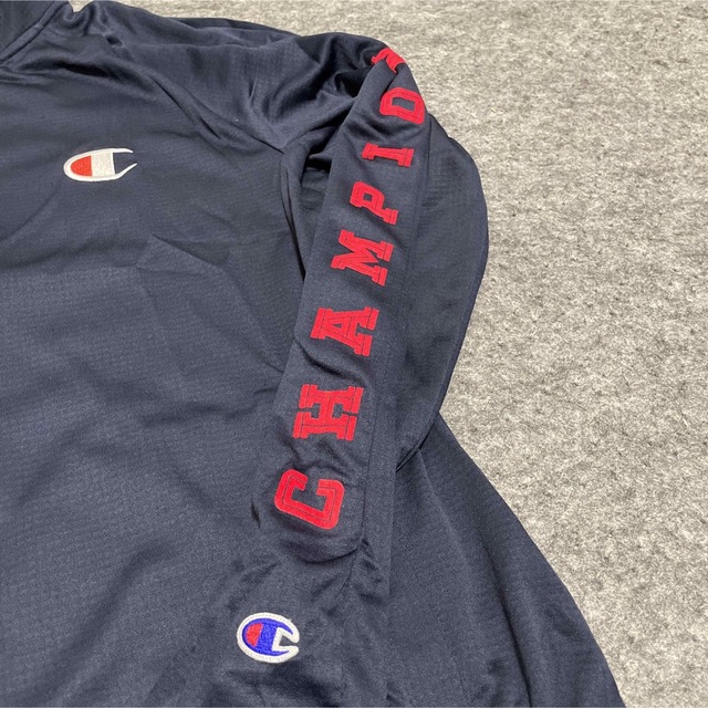 Champion(チャンピオン)の【匿名配送】champion チャンピオン　トラックジャケット メンズのトップス(ジャージ)の商品写真