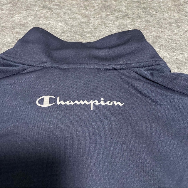 Champion(チャンピオン)の【匿名配送】champion チャンピオン　トラックジャケット メンズのトップス(ジャージ)の商品写真