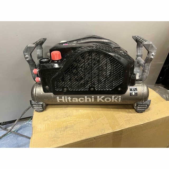 【値引き中】エアーコンプレッサー Hitachi Koki