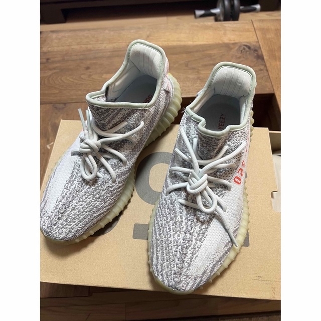 adidas YEEZY BOOST 350 V2イージーブースト