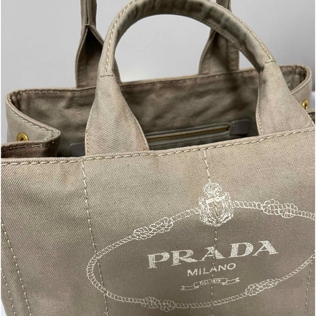 PRADA(プラダ)のPRADA カナパ  最終お値下げです。 レディースのバッグ(トートバッグ)の商品写真