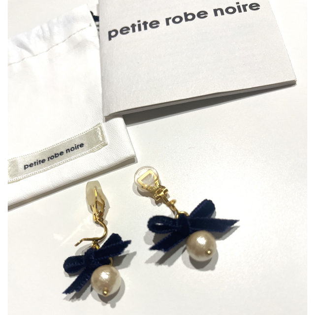 petite robe noire(プティローブノアー)のpetite robe noir プティローブノアー 定番リボンパールイヤリング レディースのアクセサリー(イヤリング)の商品写真