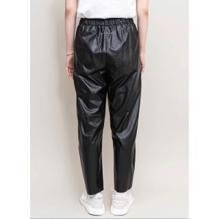 美品 MM6 by Maison Margiela フェイクレザー パンツ