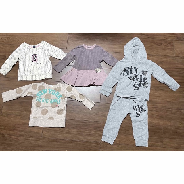 babyGAP(ベビーギャップ)のキッズ服 90cm秋冬 まとめ売り 24点セット キッズ/ベビー/マタニティのキッズ服女の子用(90cm~)(その他)の商品写真