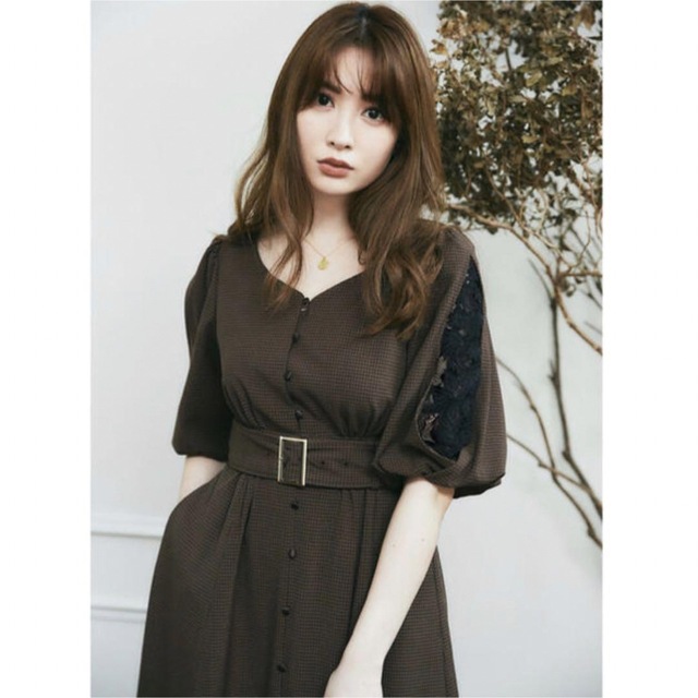 Inner Lace Sleeve One-Piece*Her lip to