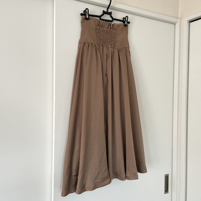 Lily Brown(リリーブラウン)の【新品未使用品】LILY BROWN フロントボタンサテンスカート レディースのスカート(ロングスカート)の商品写真