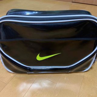 ナイキ(NIKE)のNIKE エナメルバック(ショルダーバッグ)