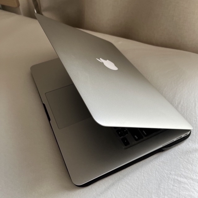 Mac (Apple)(マック)のMacBook Air7 2 Core 13インチ スマホ/家電/カメラのPC/タブレット(ノートPC)の商品写真
