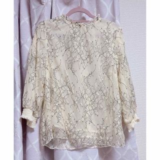 ナチュラルクチュール(natural couture)のnatural couture 花柄　レース　ブラウス(シャツ/ブラウス(長袖/七分))