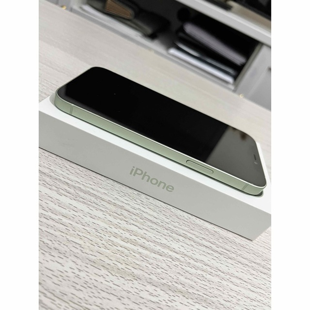 iPhone(アイフォーン)のiPhone12 本体　SIMフリー　ミントグリーン スマホ/家電/カメラのスマートフォン/携帯電話(スマートフォン本体)の商品写真
