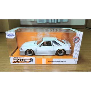 ジャダトイズ 1/24 1989 フォード マスタング GT ホワイト(ミニカー)