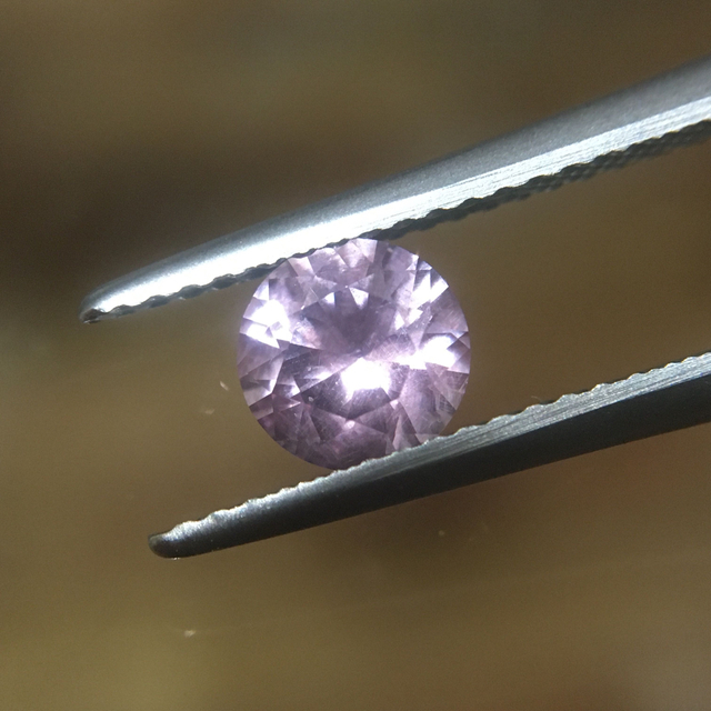 ドラゴンガーネット 0.84ct