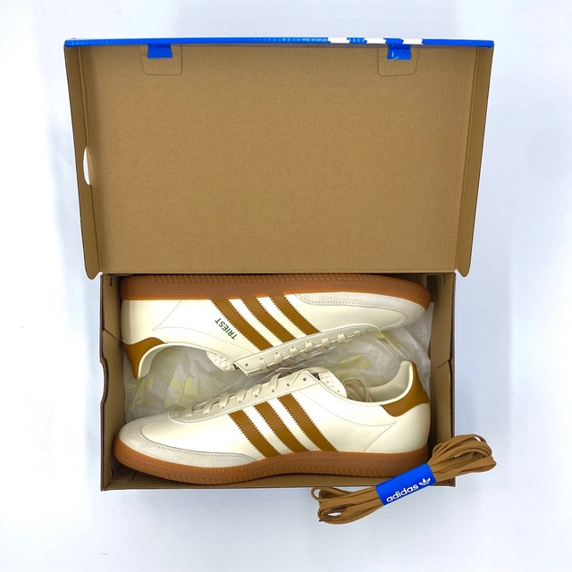 adidas(アディダス)の29cm ADIDAS TRIEST アディダス 新品未使用 ベージュ メンズの靴/シューズ(スニーカー)の商品写真