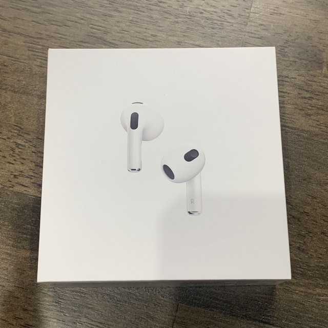 AppleAPPLE MPNY3J/A WHITE　AirPods 第3世代　定価割れ