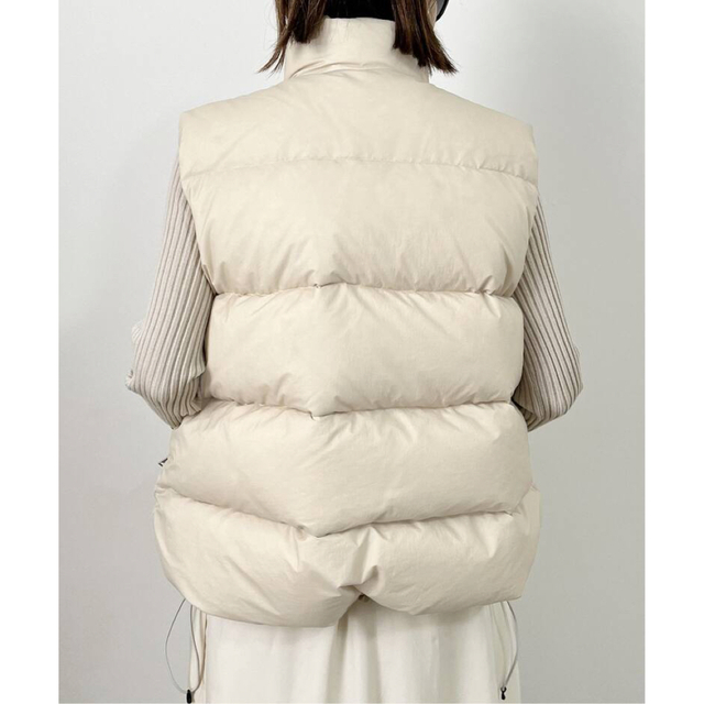 L'Appartement DEUXIEME CLASSE(アパルトモンドゥーズィエムクラス)の【アパルトモン/シュタンバウム】OLMETEX DOWN VEST レディースのジャケット/アウター(ダウンベスト)の商品写真