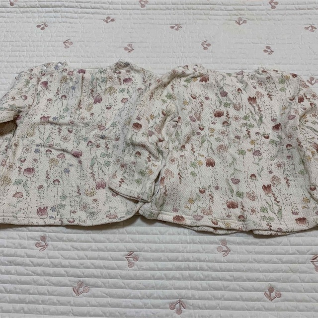 【2枚セット】 コノコ　花柄　トップス　90 キッズ/ベビー/マタニティのキッズ服女の子用(90cm~)(Tシャツ/カットソー)の商品写真