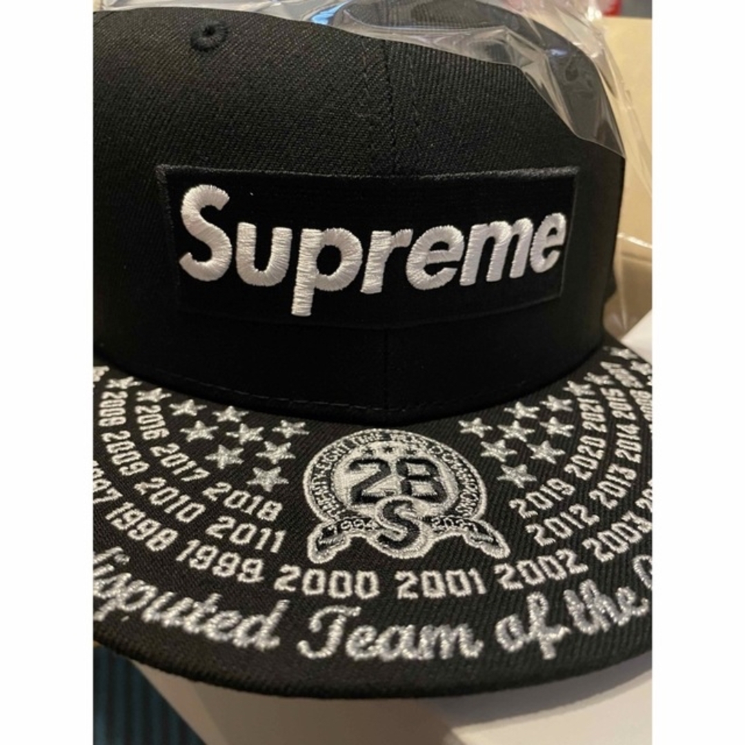 Supreme(シュプリーム)の‼️Supreme Undisputed BoxLogo NewEra‼️ メンズの帽子(キャップ)の商品写真