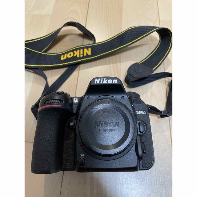 Nikon D7500