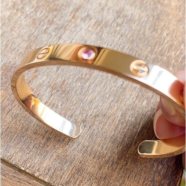 Cartier(カルティエ)のカルティエ　ラブブレス バングルタイプ ピンクサファイア　#17 レディースのアクセサリー(ブレスレット/バングル)の商品写真