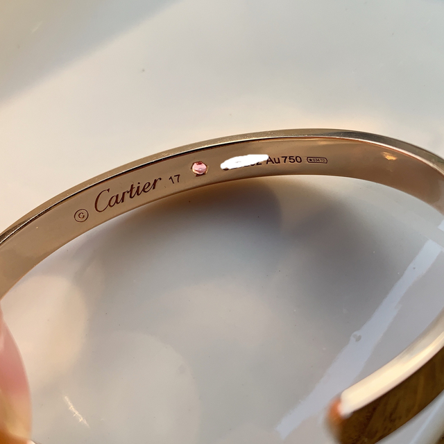 Cartier(カルティエ)のカルティエ　ラブブレス バングルタイプ ピンクサファイア　#17 レディースのアクセサリー(ブレスレット/バングル)の商品写真