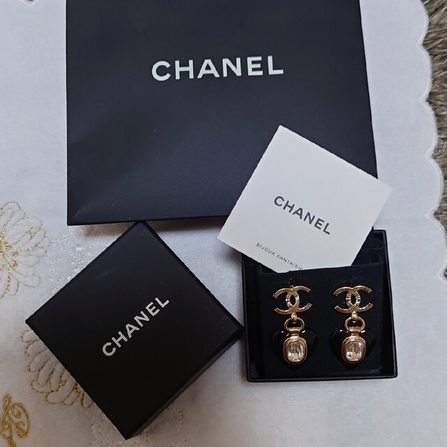 CHANEL(シャネル)のCHANELハートピアス レディースのアクセサリー(ピアス)の商品写真