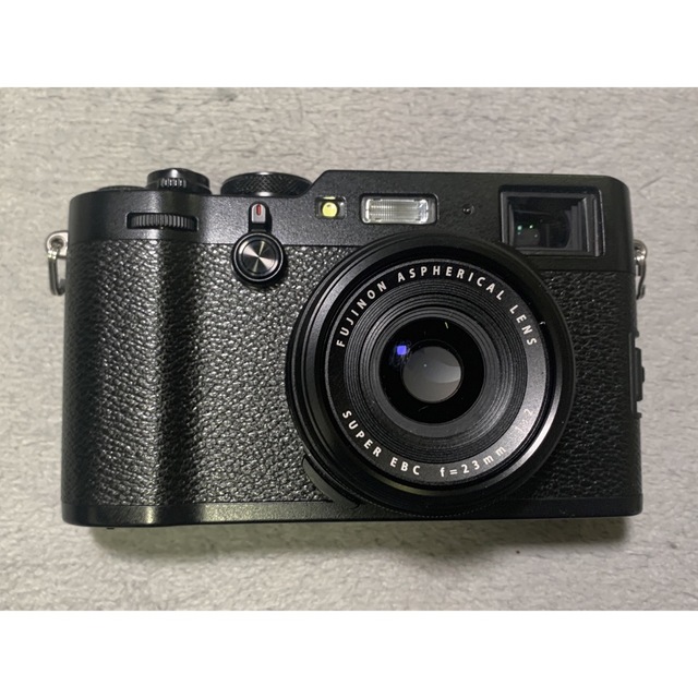 富士フイルム(フジフイルム)の富士フイルム　x100F スマホ/家電/カメラのカメラ(コンパクトデジタルカメラ)の商品写真