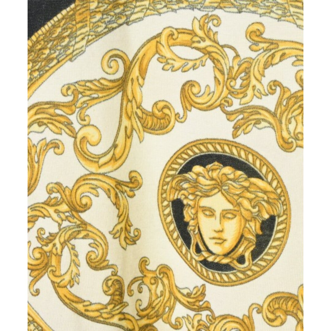 VERSACE(ヴェルサーチ)のVERSACE ニット・セーター 52(XL位) 黒x黄x白(総柄) 【古着】【中古】 メンズのトップス(ニット/セーター)の商品写真