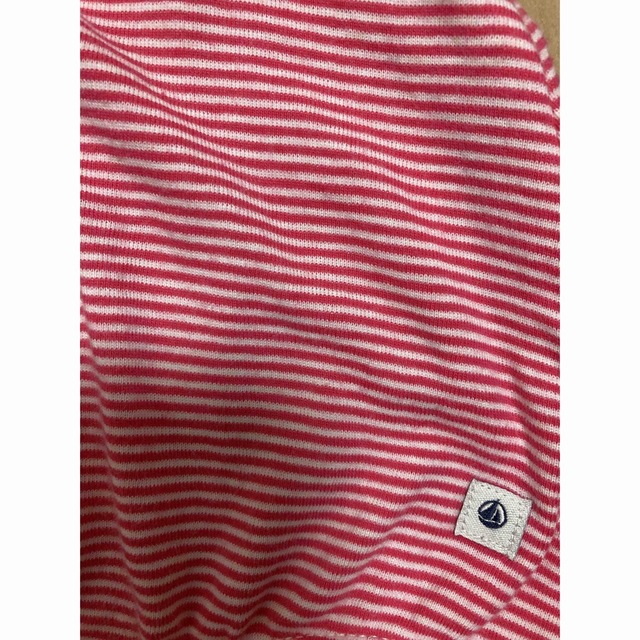 PETIT BATEAU(プチバトー)のプチバトー花柄とボーダー柄ロンパース74センチ（2枚セット） キッズ/ベビー/マタニティのベビー服(~85cm)(ロンパース)の商品写真