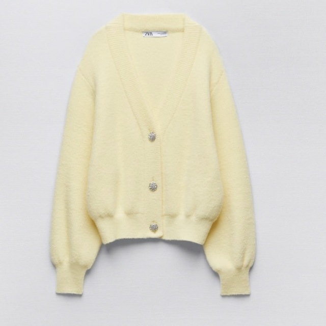 ZARA - ZARA ニットカーディガン ビジューボタンの通販 by ZARA - ZARA ニットカーディガン ビジューボタンの通販 by