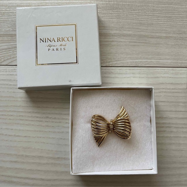 NINA RICCI(ニナリッチ)のブローチ レディースのアクセサリー(ブローチ/コサージュ)の商品写真