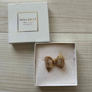 ニナリッチ(NINA RICCI)のブローチ(ブローチ/コサージュ)