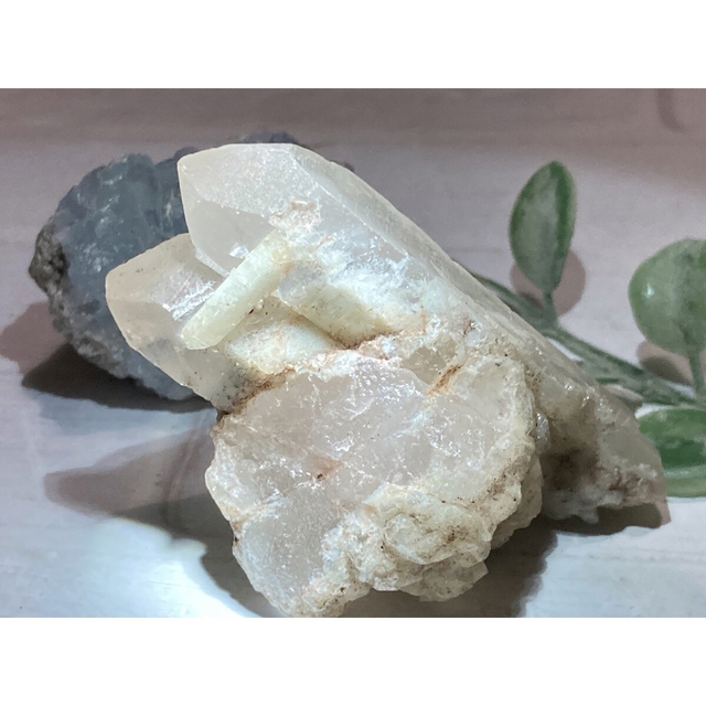 マニハール✨　ヒマラヤ産　レインボー　水晶　クリスタル　クラスター　原石