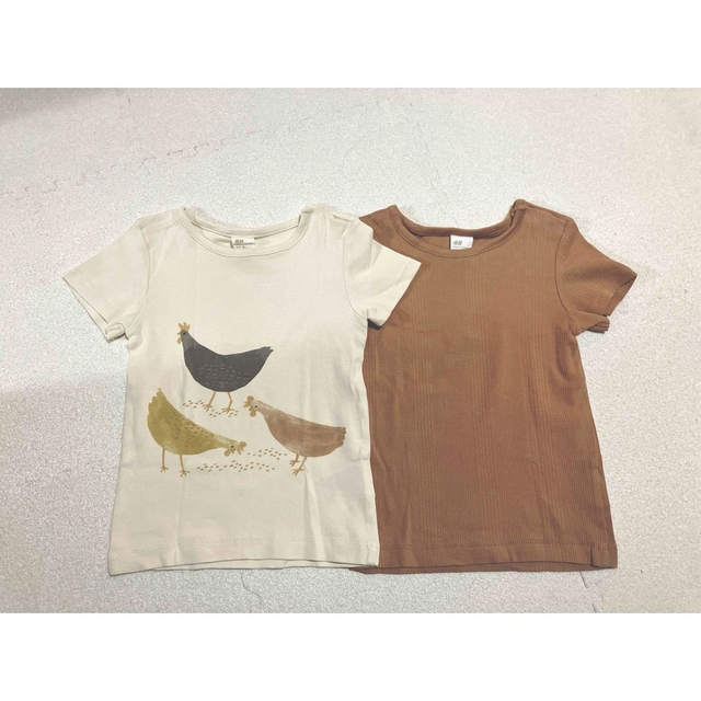 H&H(エイチアンドエイチ)の【お値下げ！！H&M】オーガニックコットン100%◎Tシャツ2点セット🐓◎ キッズ/ベビー/マタニティのベビー服(~85cm)(Ｔシャツ)の商品写真