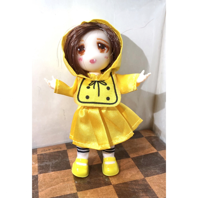 新品 セリアドール7cm用 お洋服 レインコート 靴下 靴 3点セット 雨がっぱ エンタメ/ホビーのフィギュア(その他)の商品写真