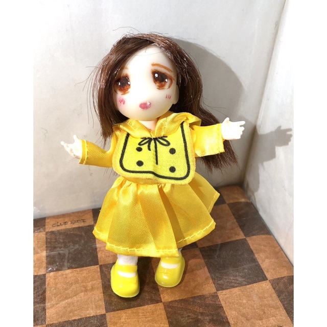 新品 セリアドール7cm用 お洋服 レインコート 靴下 靴 3点セット 雨がっぱ エンタメ/ホビーのフィギュア(その他)の商品写真