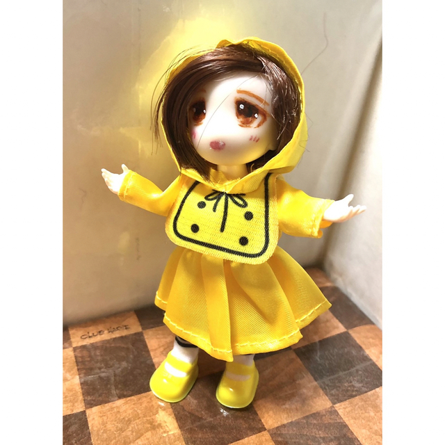 新品 セリアドール7cm用 お洋服 レインコート 靴下 靴 3点セット 雨がっぱ エンタメ/ホビーのフィギュア(その他)の商品写真