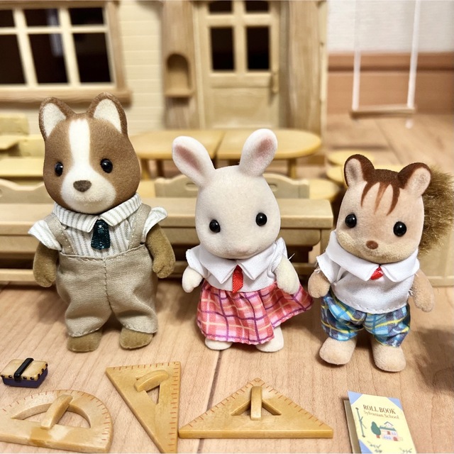EPOCH - シルバニアファミリー♡森のみんなの学校3階だてセット EPOCH - シルバニアファミリー♡森のみんなの学校3階だてセット