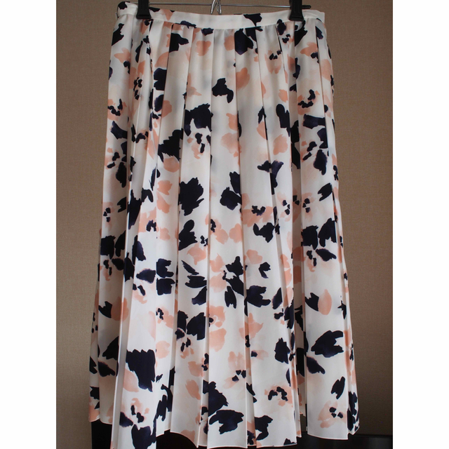 UNTITLED(アンタイトル)のUNTITLED プリーツスカート レディースのスカート(ひざ丈スカート)の商品写真