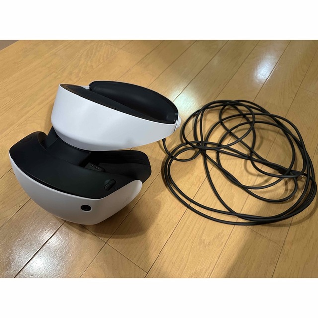 SONY(ソニー)のPlayStation VR2 + 純正充電スタンド エンタメ/ホビーのゲームソフト/ゲーム機本体(その他)の商品写真