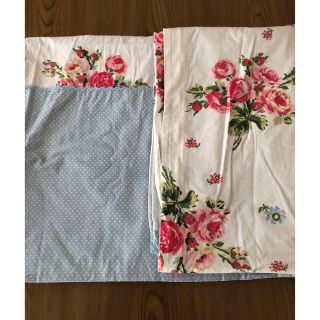 ローラアシュレイ(LAURA ASHLEY)のLAURA ASHLEYのダブルベッドカバー(used品)バンチェッドロージズ(シーツ/カバー)