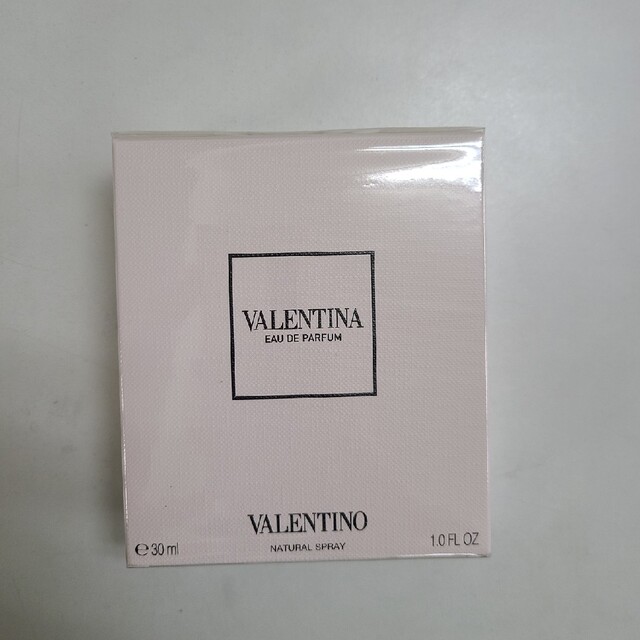 VALENTINO(ヴァレンティノ)の新品未開封ヴァレンチノ　ヴァレンティナオーデパルファム30ml コスメ/美容の香水(香水(女性用))の商品写真