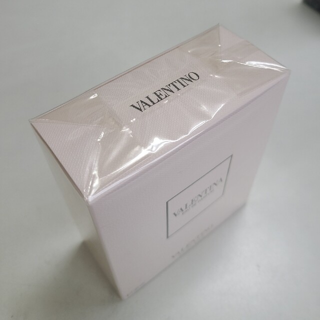 VALENTINO(ヴァレンティノ)の新品未開封ヴァレンチノ　ヴァレンティナオーデパルファム30ml コスメ/美容の香水(香水(女性用))の商品写真