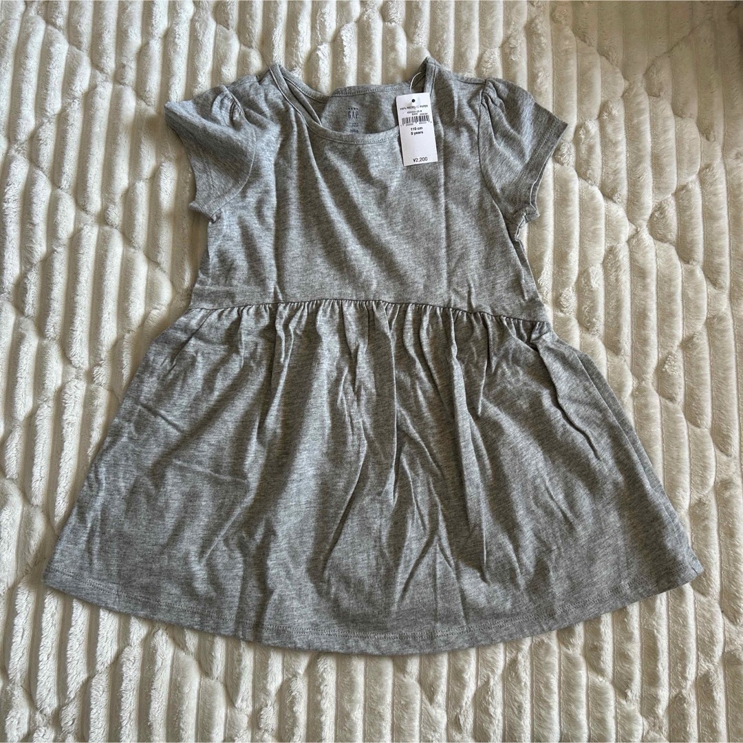 babyGAP(ベビーギャップ)の新品☆babyGAP☆トップス キッズ/ベビー/マタニティのキッズ服女の子用(90cm~)(Tシャツ/カットソー)の商品写真