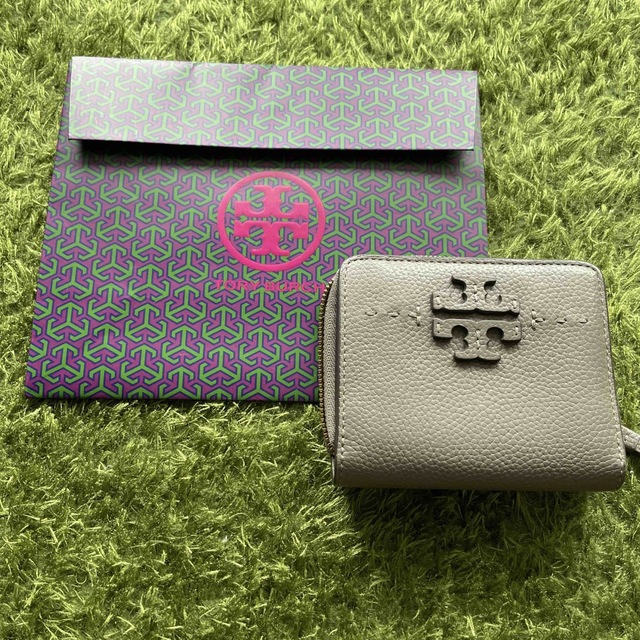 美品　TORY BURCH  二つ折財布　お値下げ