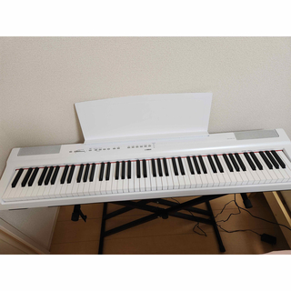 ヤマハ(ヤマハ)のヤマハ YAMAHA 電子ピアノ Pシリーズ 88鍵盤ホワイト P-125WH (電子ピアノ)
